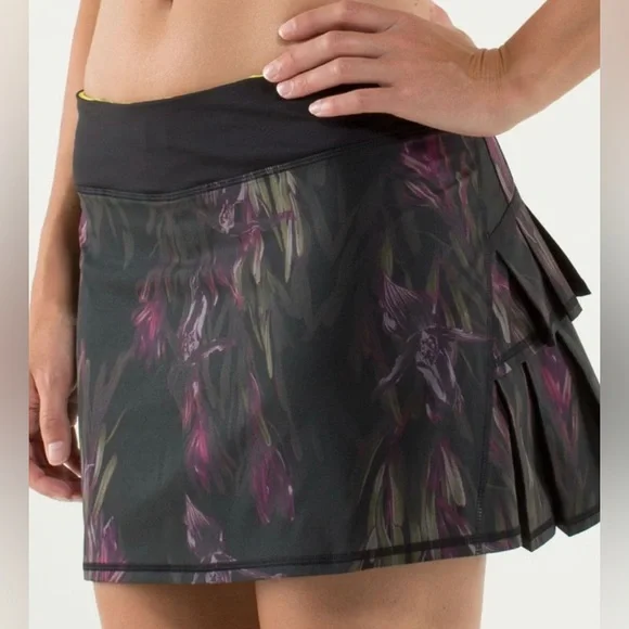 LuluLemon Athletica black and yellow floral skirt - Picture 1 of 6